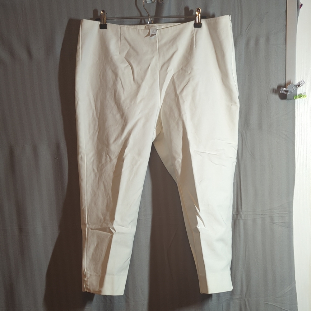 Women's White Capri Pants